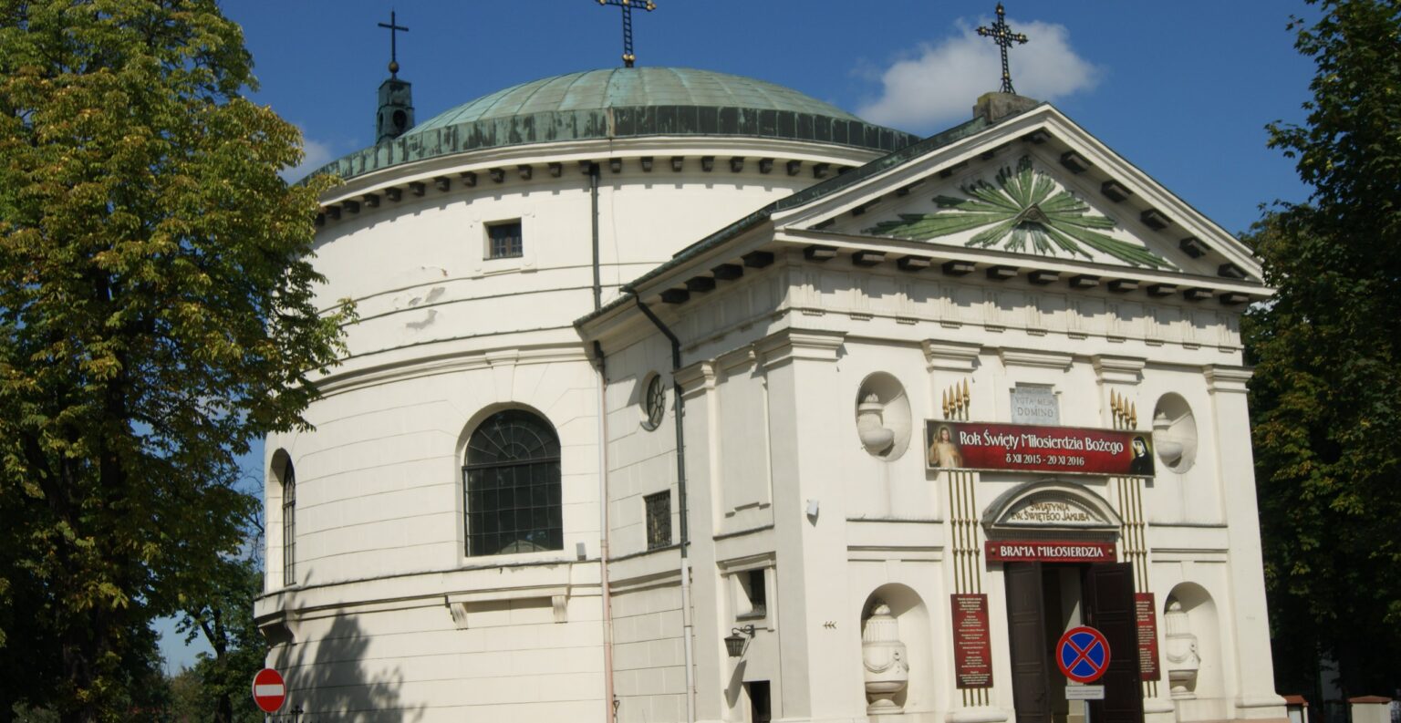 Klasycystyczna rotunda kościoła św. Jakuba w Skierniewicach; pozycjonowanie stron dla firm ze Skierniewic