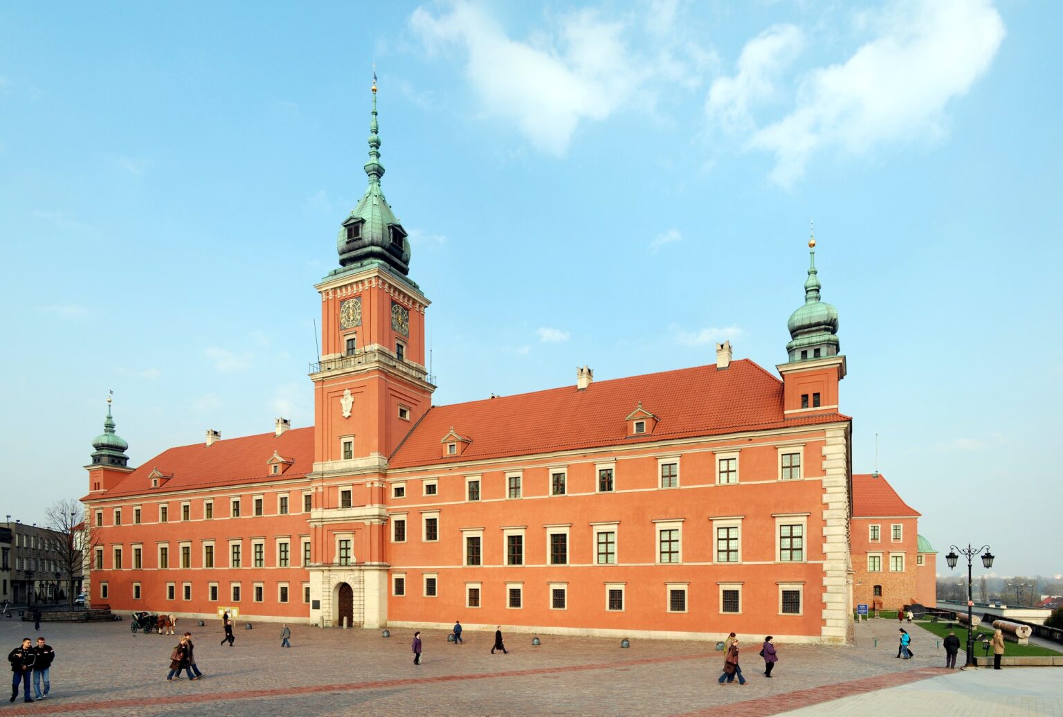 Zamek Królewski w Warszawie, plac i błękitne niebo; wizytówka Google dla firm z Warszawy